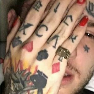 Meet your Posher, Kay